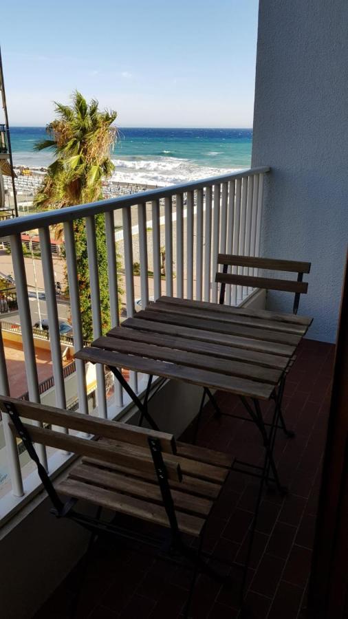 Casalmare Sabina Lägenhet Ventimiglia Exteriör bild